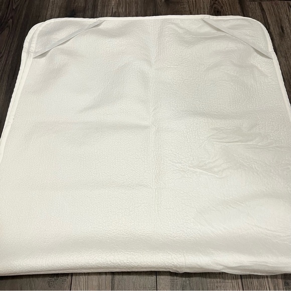 IKEA Lenast Waterproof Protector 38x75” Len x2 Fitted Sheets 38x61” - Picture 9 of 16